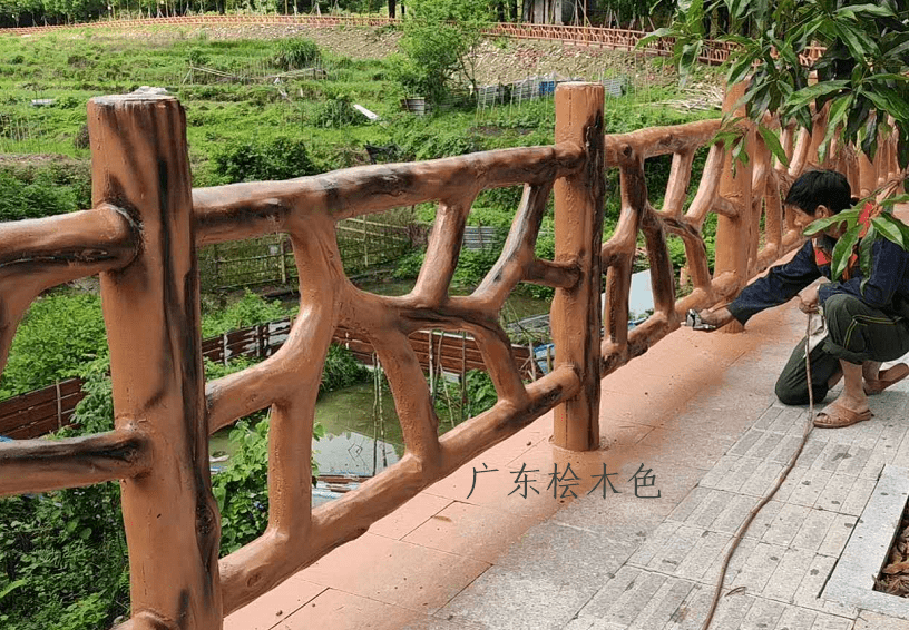 排浦镇成都仿木栏杆仿真树制作厂家-江西新农村建设仿木栏杆赢得我的心水泥仿木围栏安装效果