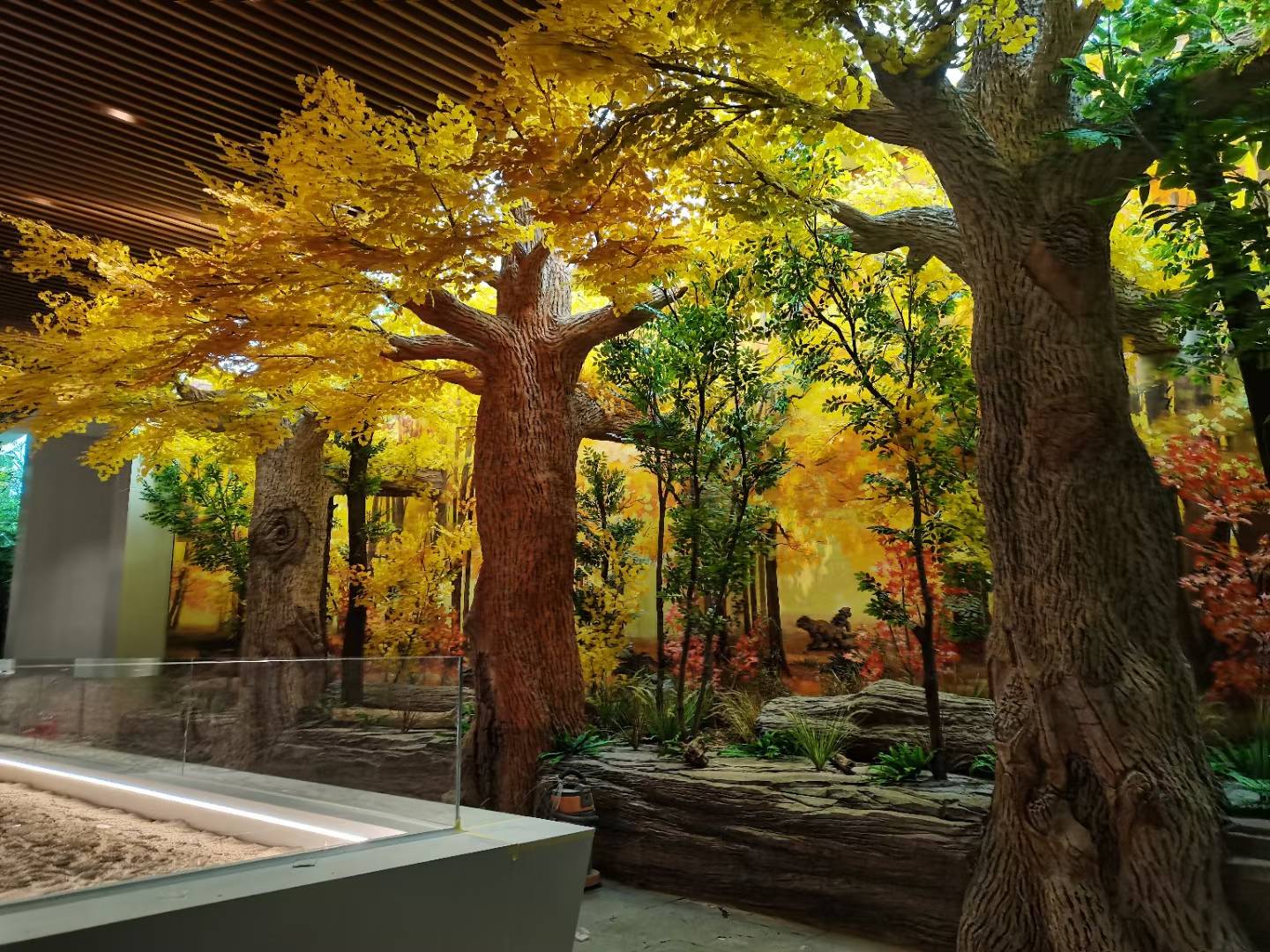 水泥假山假树怎么制作_假山假树制作联系方式_仿真银杏树别墅假山制作